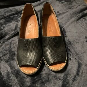 Leather wedge perfect summer shoe